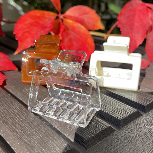 3 Trendy Claw Hair Clips - Picture 9 of 12